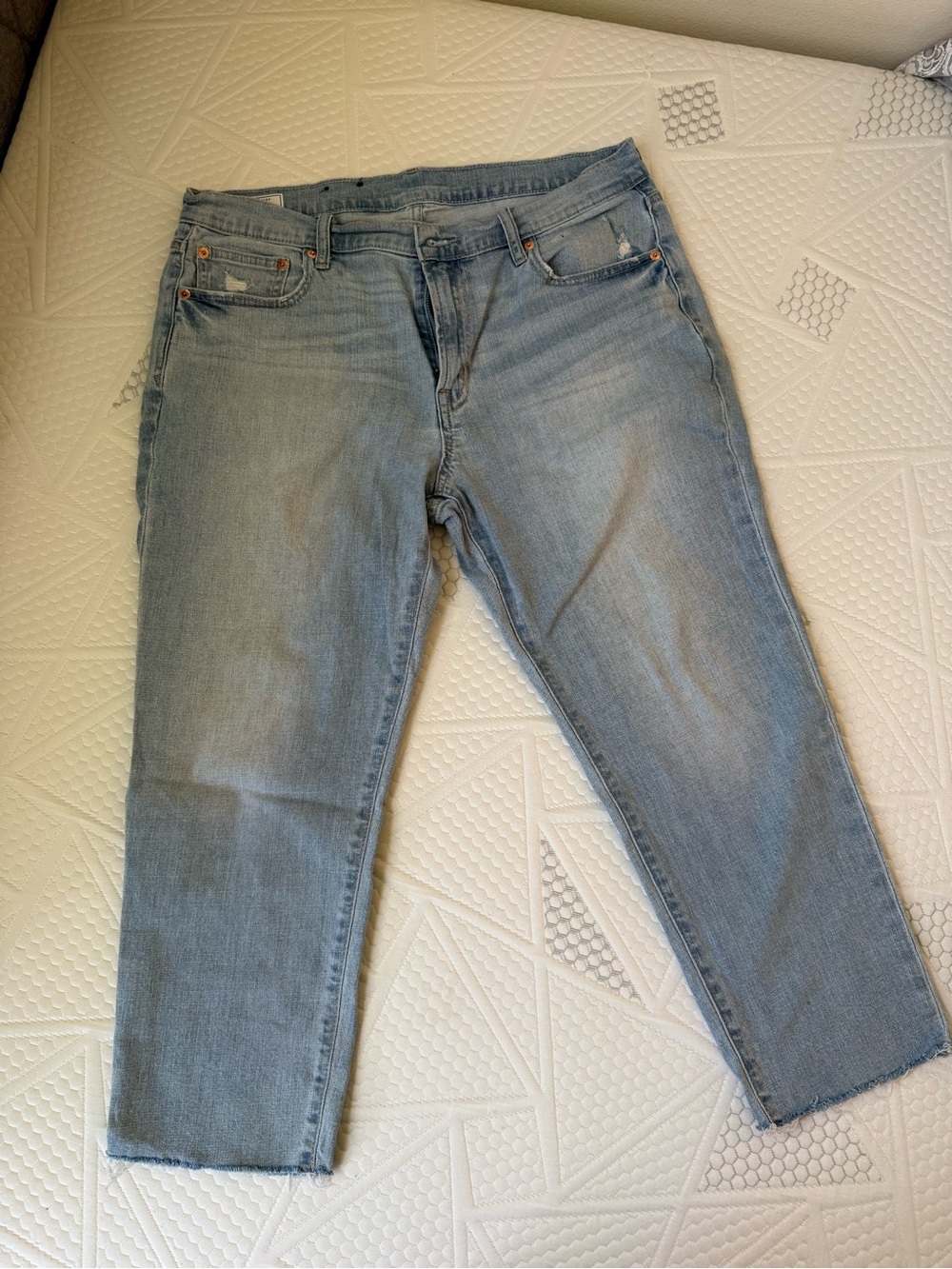 GAP Medium Wash Cropped Straight Jeans